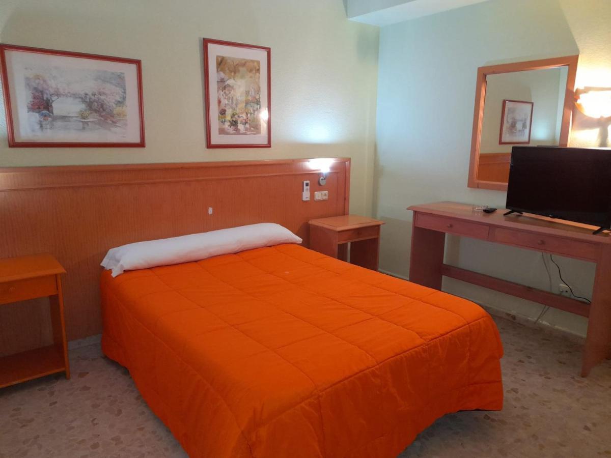 Hostal Carlos III El Ejido Eksteriør bilde